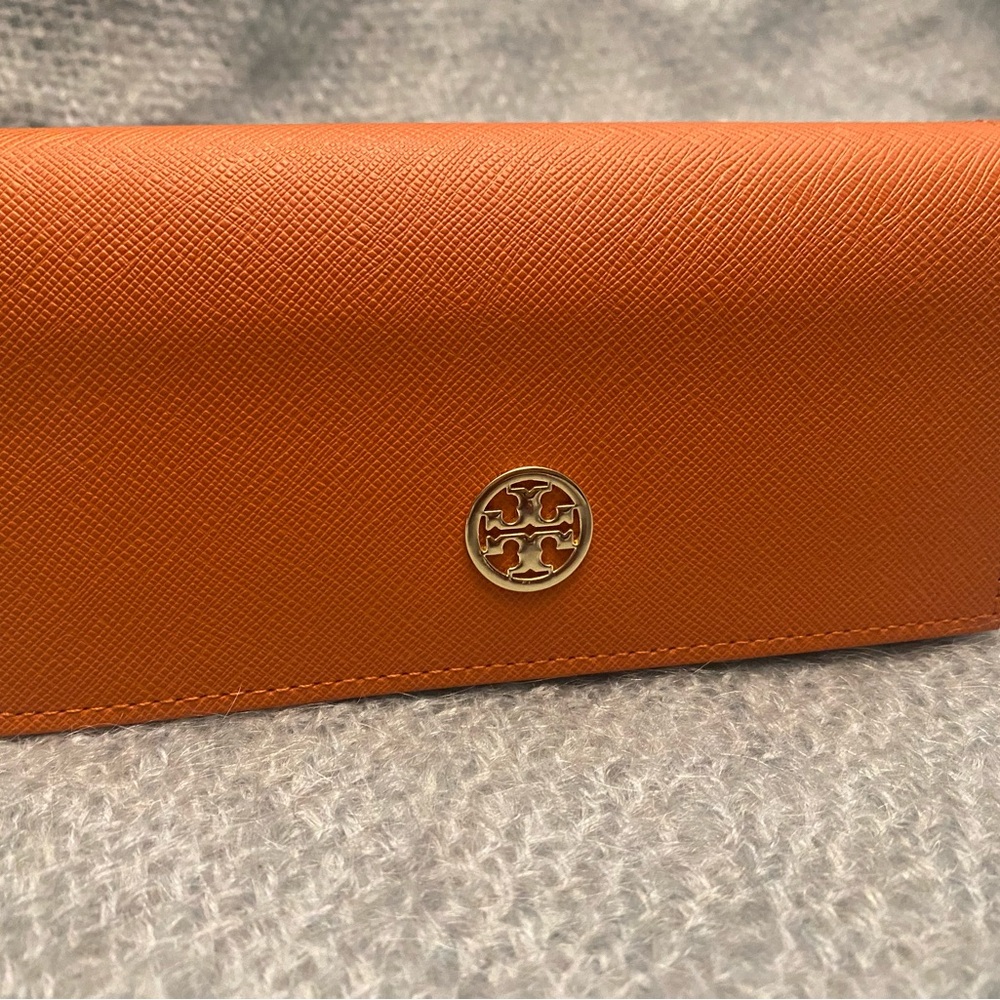 Tory Burch sunglasses case - Picture 3 of 5